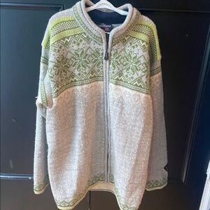 Skjaeveland Green and Cream Snowflake wool zip-up Sweater